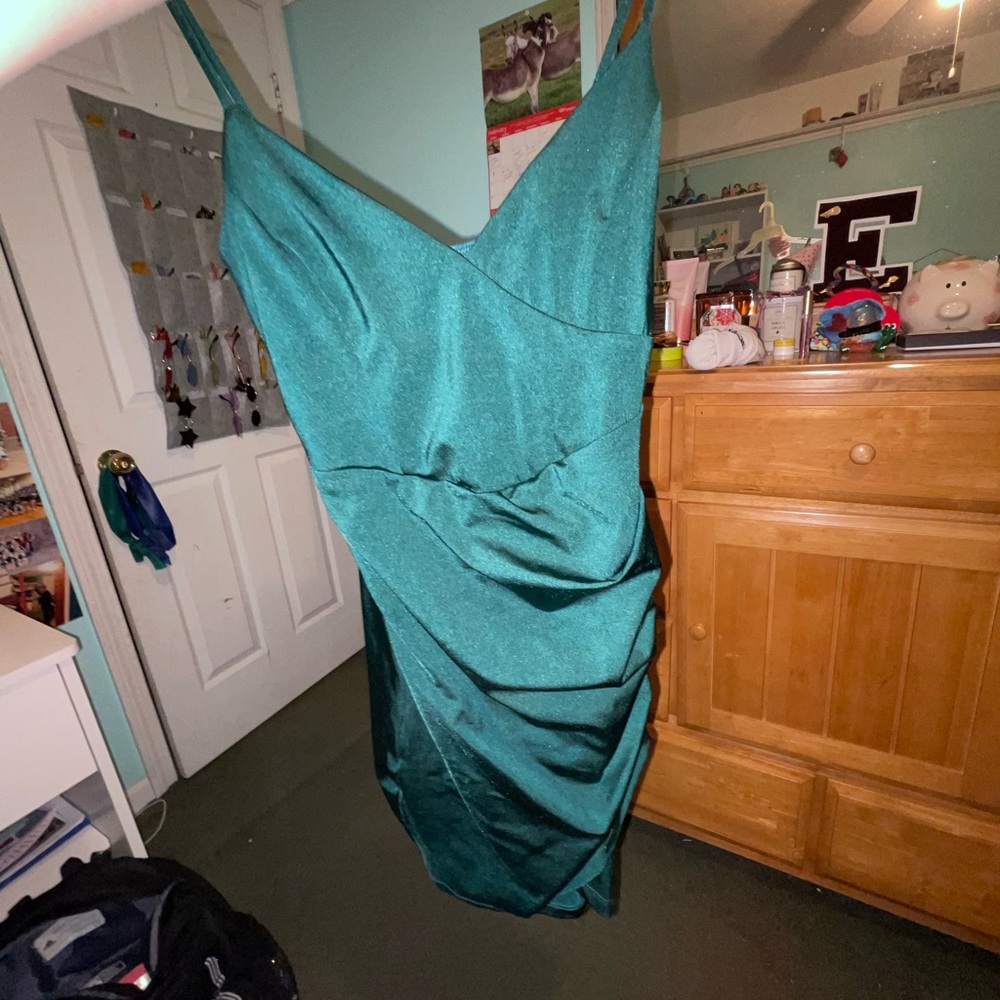 Green Windsor homecoming dress